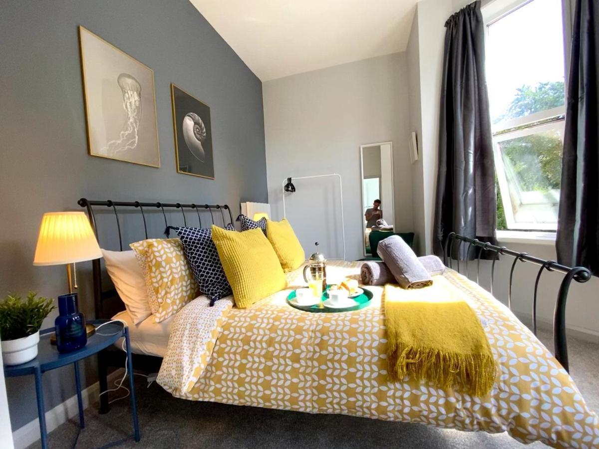 Trendy Stylish Apartment! - 5 Minute Walk To The Best Beach! - Great Location - Parking - Fast Wifi - Smart Tv - Newly Decorated - Sleeps Up To 6! Close To Bournemouth & Poole Town Centre & Sandbanks Εξωτερικό φωτογραφία