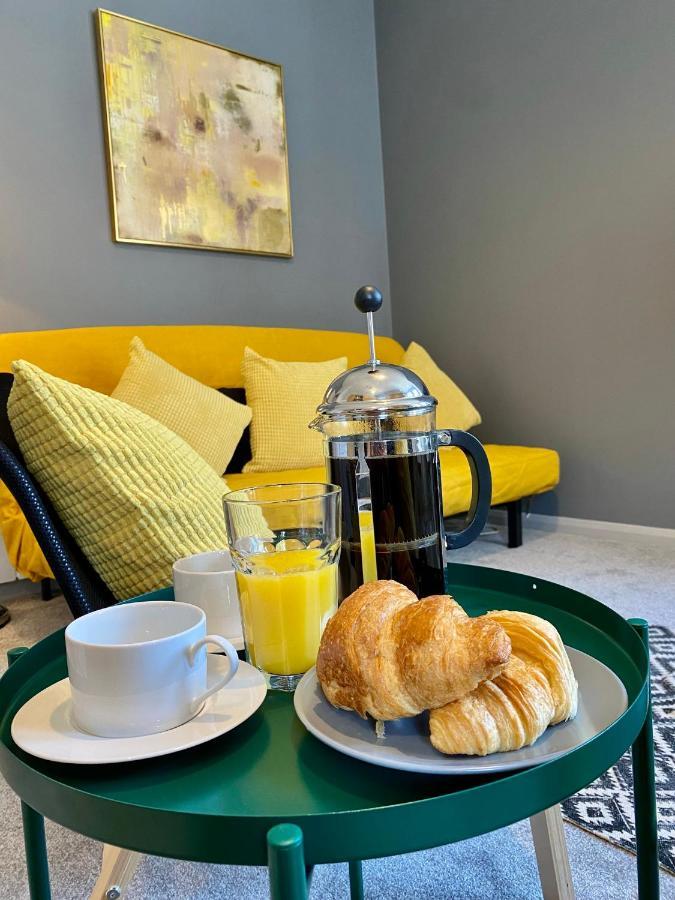 Trendy Stylish Apartment! - 5 Minute Walk To The Best Beach! - Great Location - Parking - Fast Wifi - Smart Tv - Newly Decorated - Sleeps Up To 6! Close To Bournemouth & Poole Town Centre & Sandbanks Εξωτερικό φωτογραφία